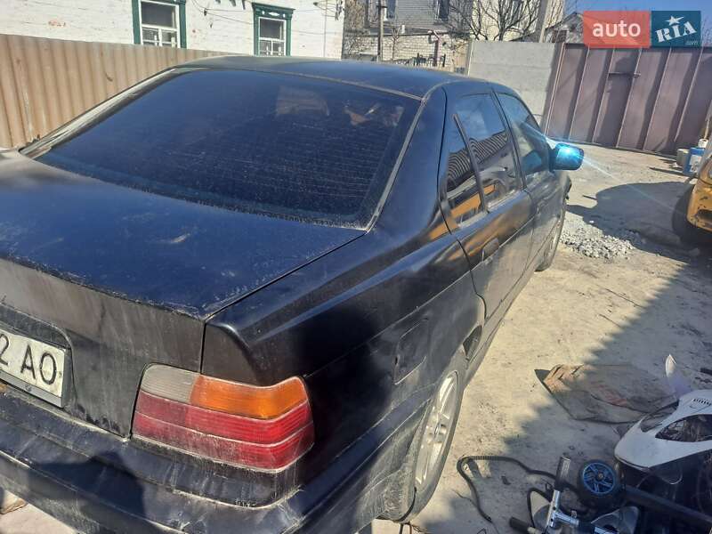 Седан BMW 3 Series 1997 в Днепре