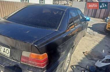 Седан BMW 3 Series 1997 в  фото 3 Седан BMW 3 Series 1997 в