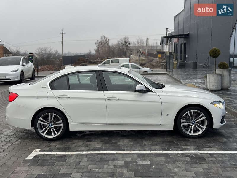 Седан BMW 3 Series 2017 в Киеве