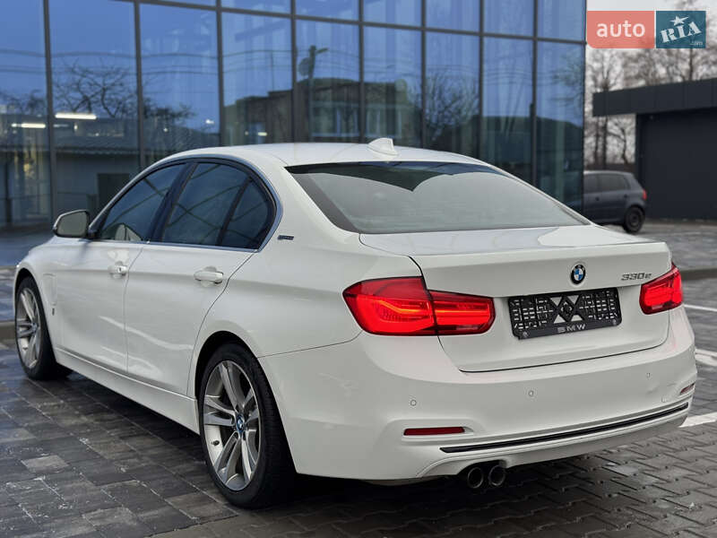 Седан BMW 3 Series 2017 в Киеве