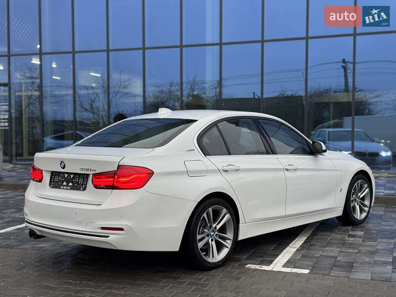Седан BMW 3 Series 2017 в Киеве