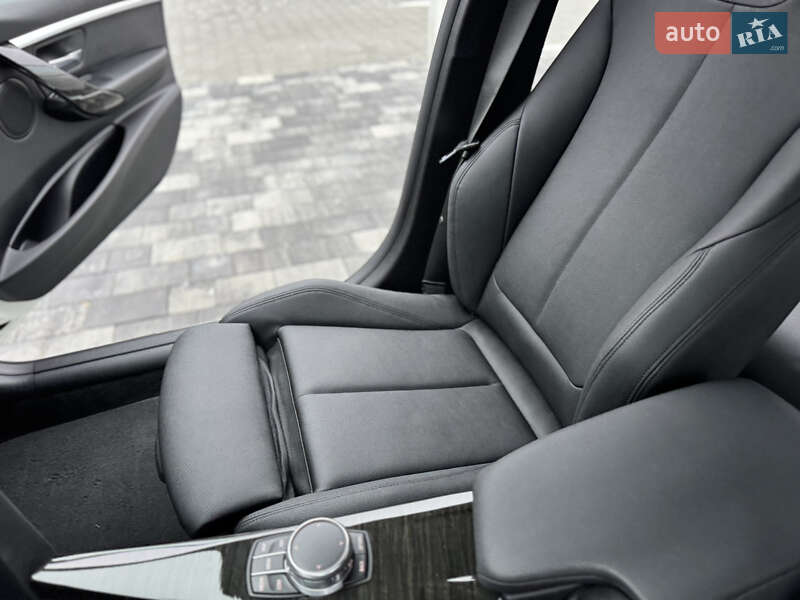 Седан BMW 3 Series 2017 в Киеве