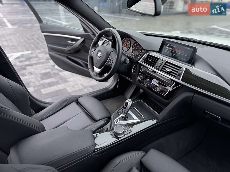 Седан BMW 3 Series 2017 в Киеве