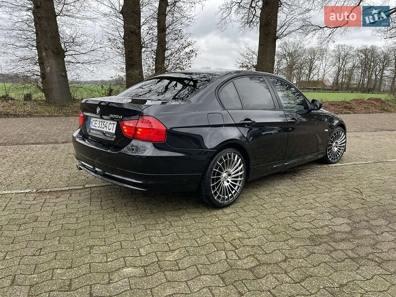 Седан BMW 3 Series 2010 в Черновцах