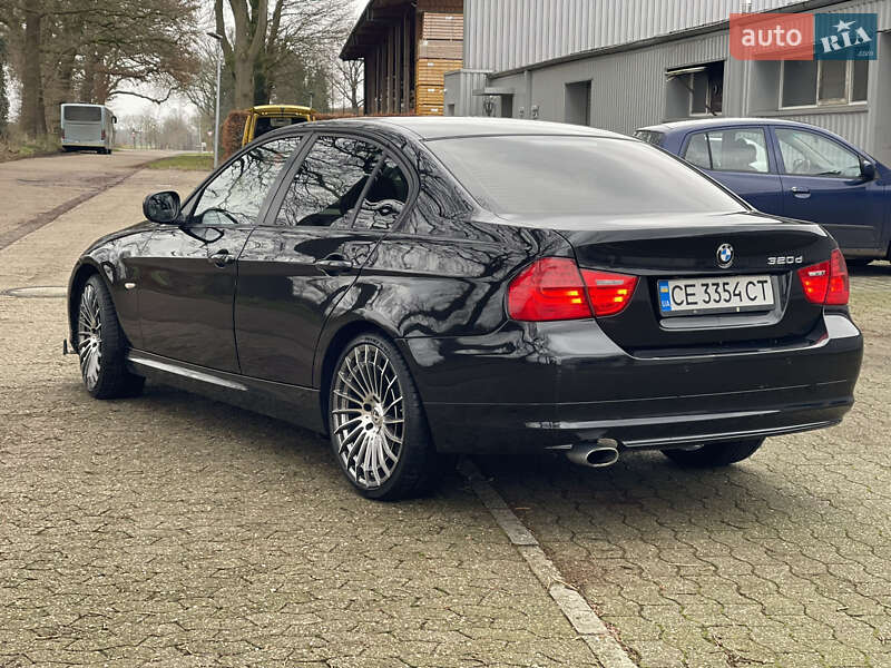 Седан BMW 3 Series 2010 в Черновцах