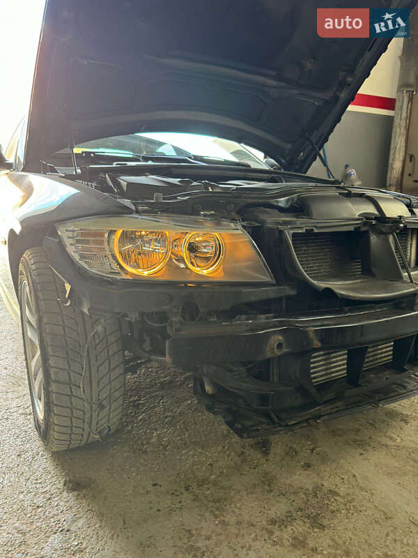 Седан BMW 3 Series 2010 в Черновцах