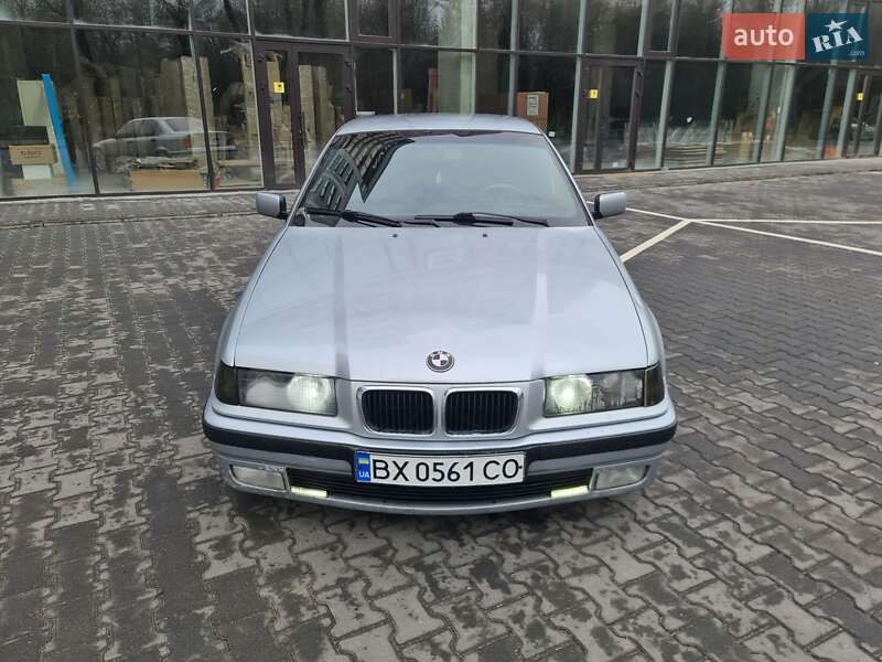 Седан BMW 3 Series 1997 в Хмельницькому