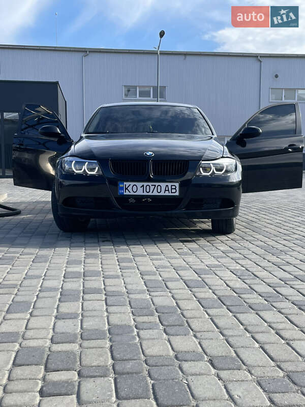 Седан BMW 3 Series 2006 в Страбичевом