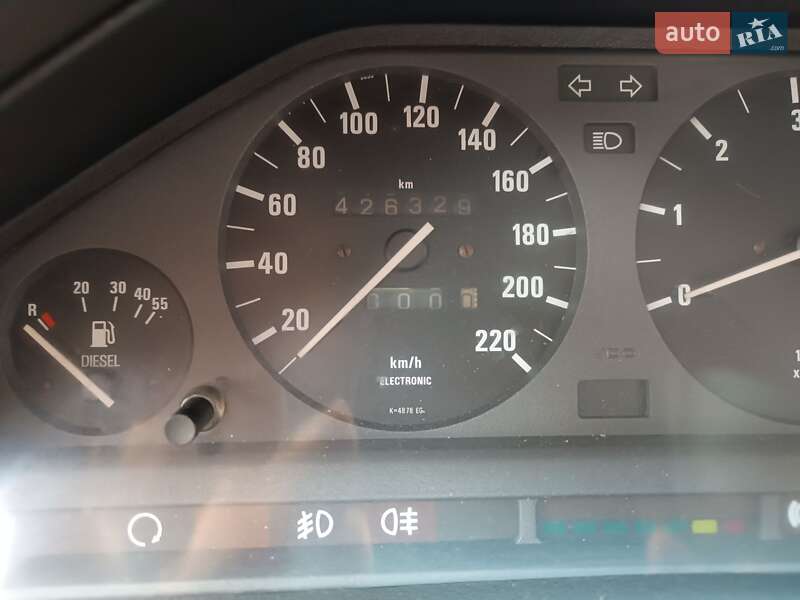 Седан BMW 3 Series 1986 в Львові