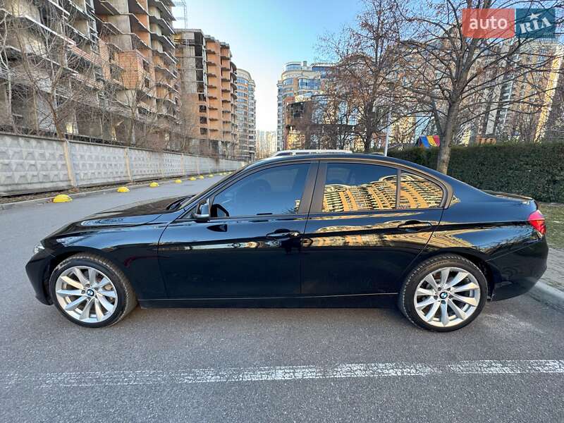 Седан BMW 3 Series 2017 в Києві