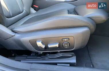 Седан BMW 3 Series 2019 в 