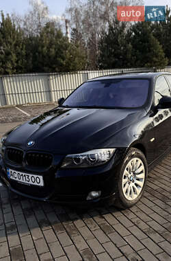 Седан BMW 3 Series 2009 в Луцке