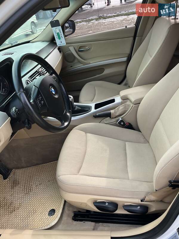 Універсал BMW 3 Series 2010 в Шумську