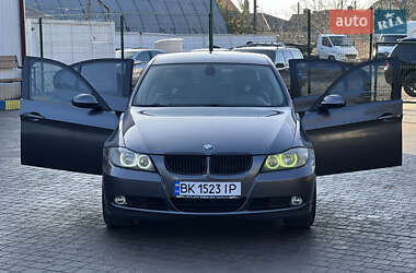 Седан BMW 3 Series 2006 в Ровно