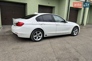 Седан BMW 3 Series 2013 в Черновцах