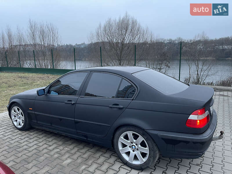 Седан BMW 3 Series 2000 в Чернівцях