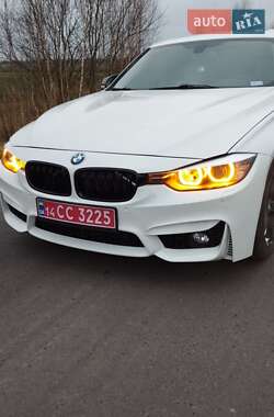 Седан BMW 3 Series 2015 в Великих Мостах