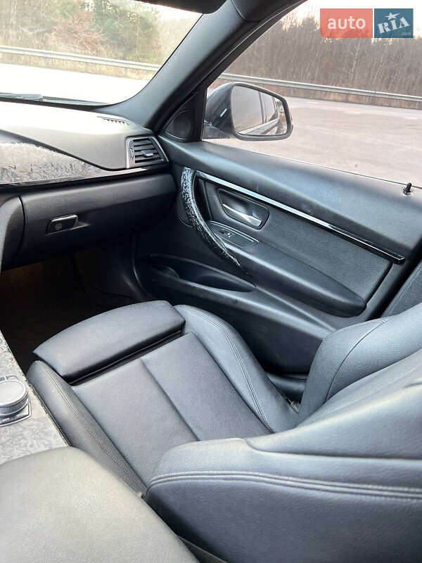 Седан BMW 3 Series 2017 в Луцьку