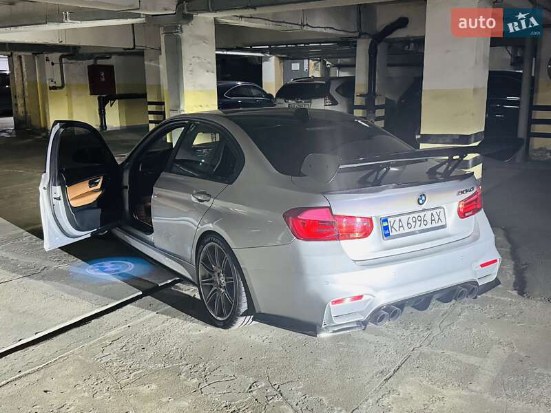 Седан BMW 3 Series 2016 в Киеве