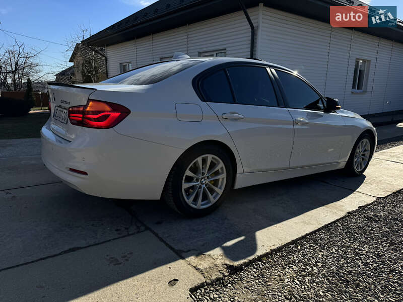Седан BMW 3 Series 2017 в Черновцах