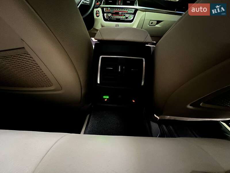 Седан BMW 3 Series 2016 в Киеве