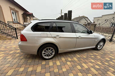 Універсал BMW 3 Series 2011 в Новоселиці