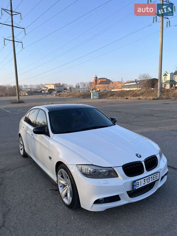Седан BMW 3 Series 2011 в Краснограде