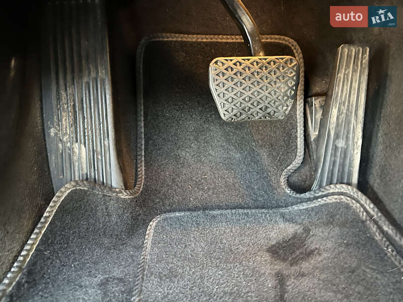 Седан BMW 3 Series 2011 в Краснограде