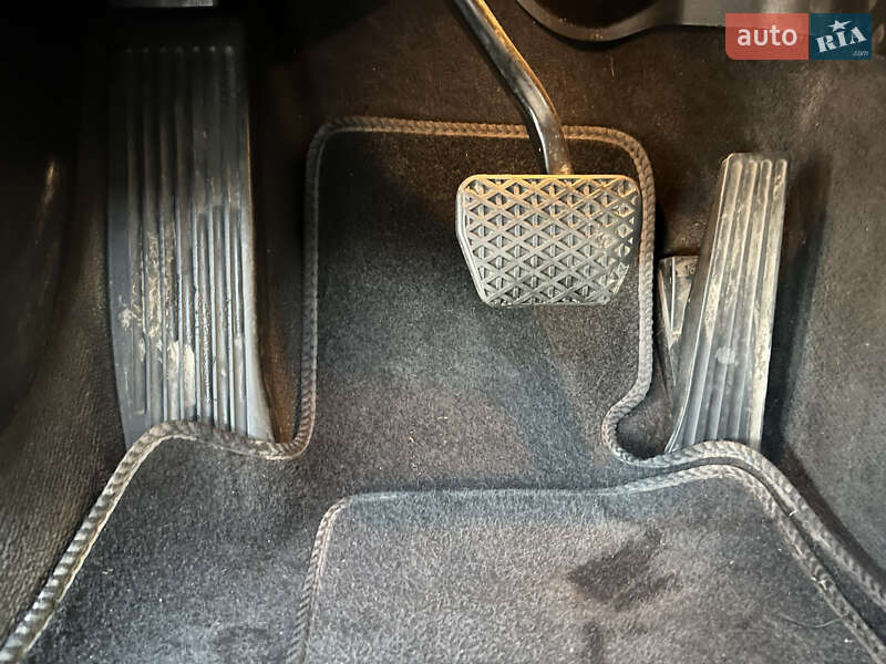 Седан BMW 3 Series 2011 в Краснограде