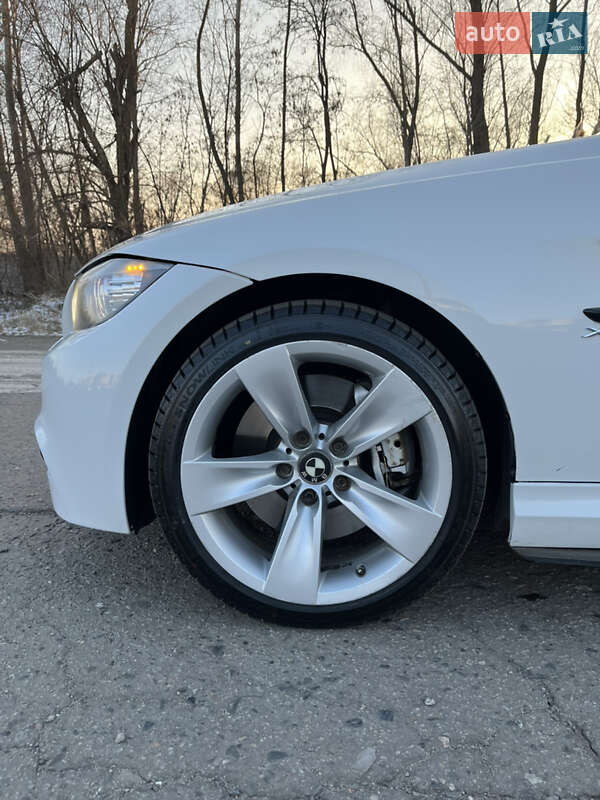 Седан BMW 3 Series 2011 в Краснограде