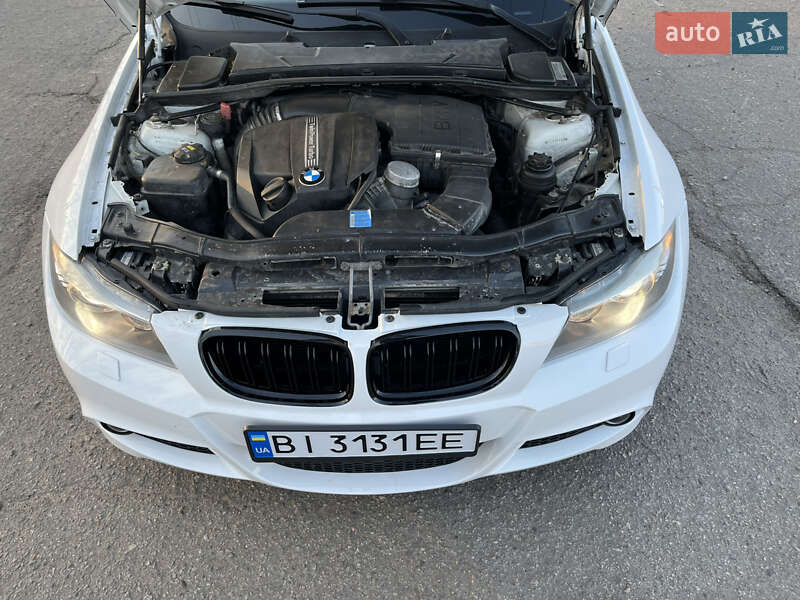 Седан BMW 3 Series 2011 в Краснограде