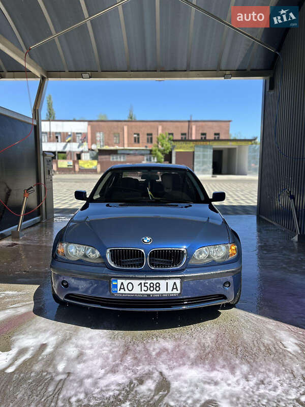 Седан BMW 3 Series 2004 в 