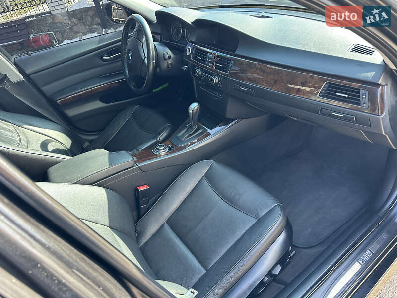 Седан BMW 3 Series 2011 в Запоріжжі