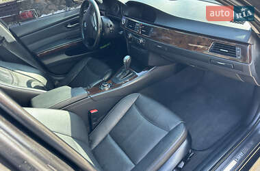 Седан BMW 3 Series 2011 в 