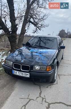 Седан BMW 3 Series 1992 в Запорожье