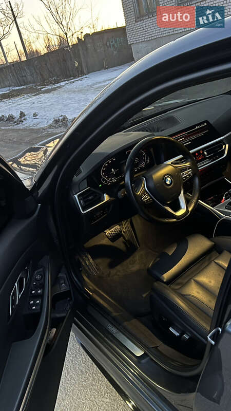 Седан BMW 3 Series 2019 в Запорожье