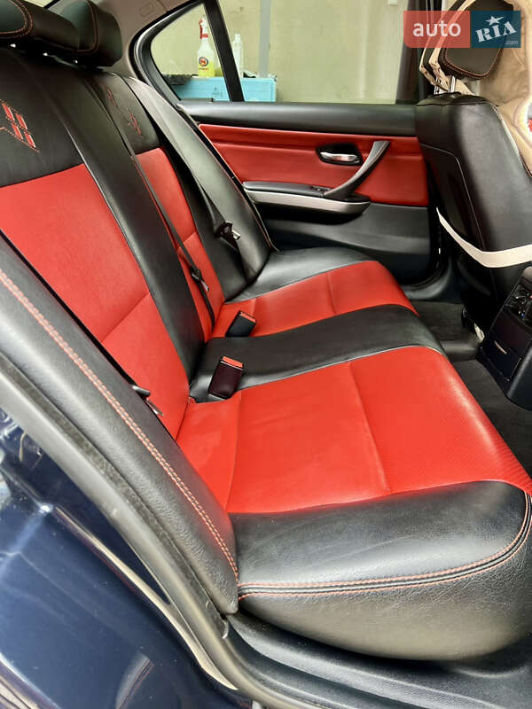 Седан BMW 3 Series 2007 в Золочеві