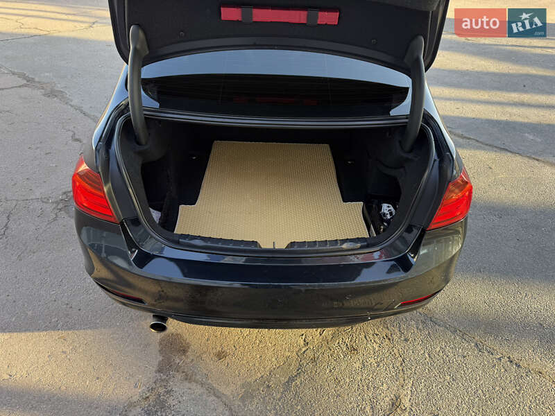 Седан BMW 3 Series 2012 в Чернигове