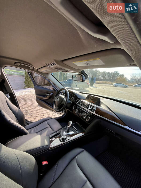Седан BMW 3 Series 2016 в Кропивницком