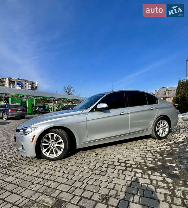 Седан BMW 3 Series 2016 в Кропивницком