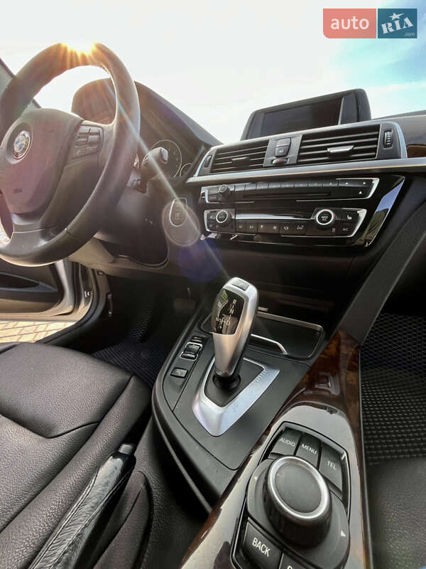 Седан BMW 3 Series 2016 в Кропивницком