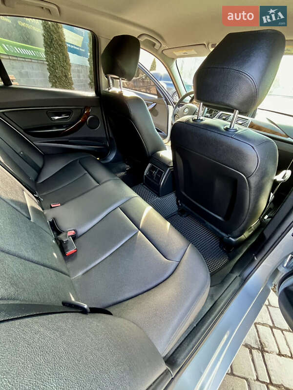Седан BMW 3 Series 2016 в Кропивницком