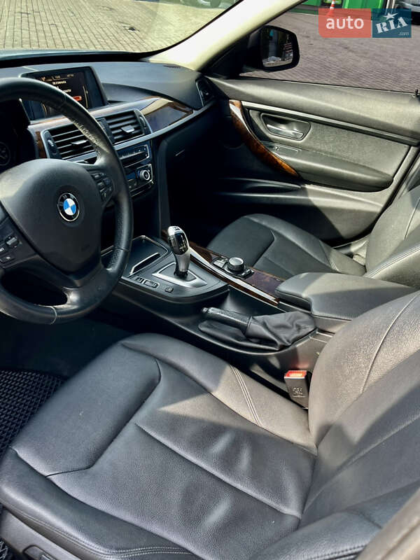Седан BMW 3 Series 2016 в Кропивницком