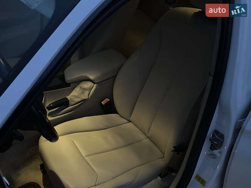 Седан BMW 3 Series 2014 в Владимире