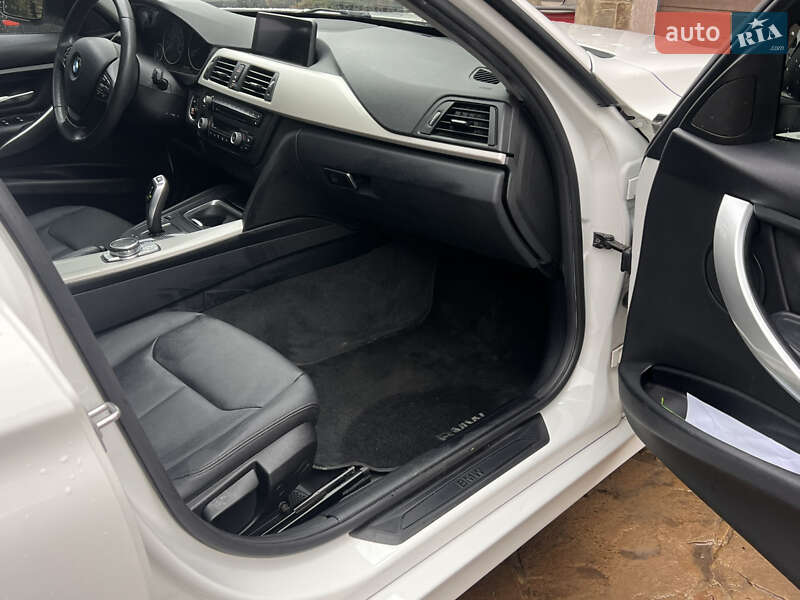 Седан BMW 3 Series 2015 в Харкові