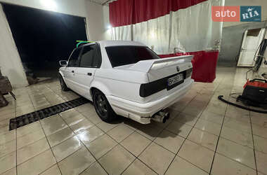 Седан BMW 3 Series 1985 в Беляевке