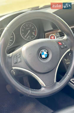 Купе BMW 3 Series 2011 в 