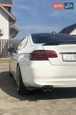 Купе BMW 3 Series 2011 в 