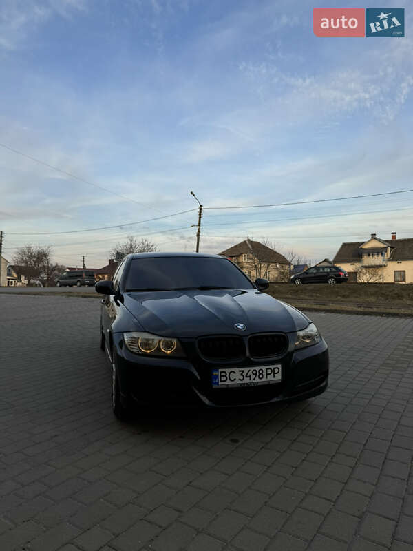 BMW 3 Series 2010