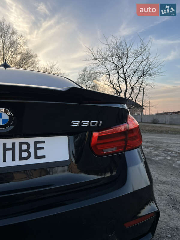 Седан BMW 3 Series 2017 в Звенигородці